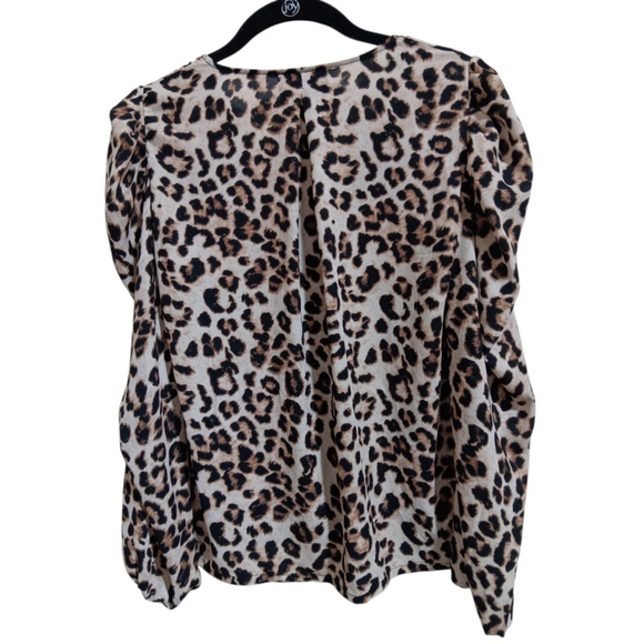1. STATE RAWR!! Leopard Print Slight Puffy Sleave Soft V- Neck Blouse - Picture 5 of 7